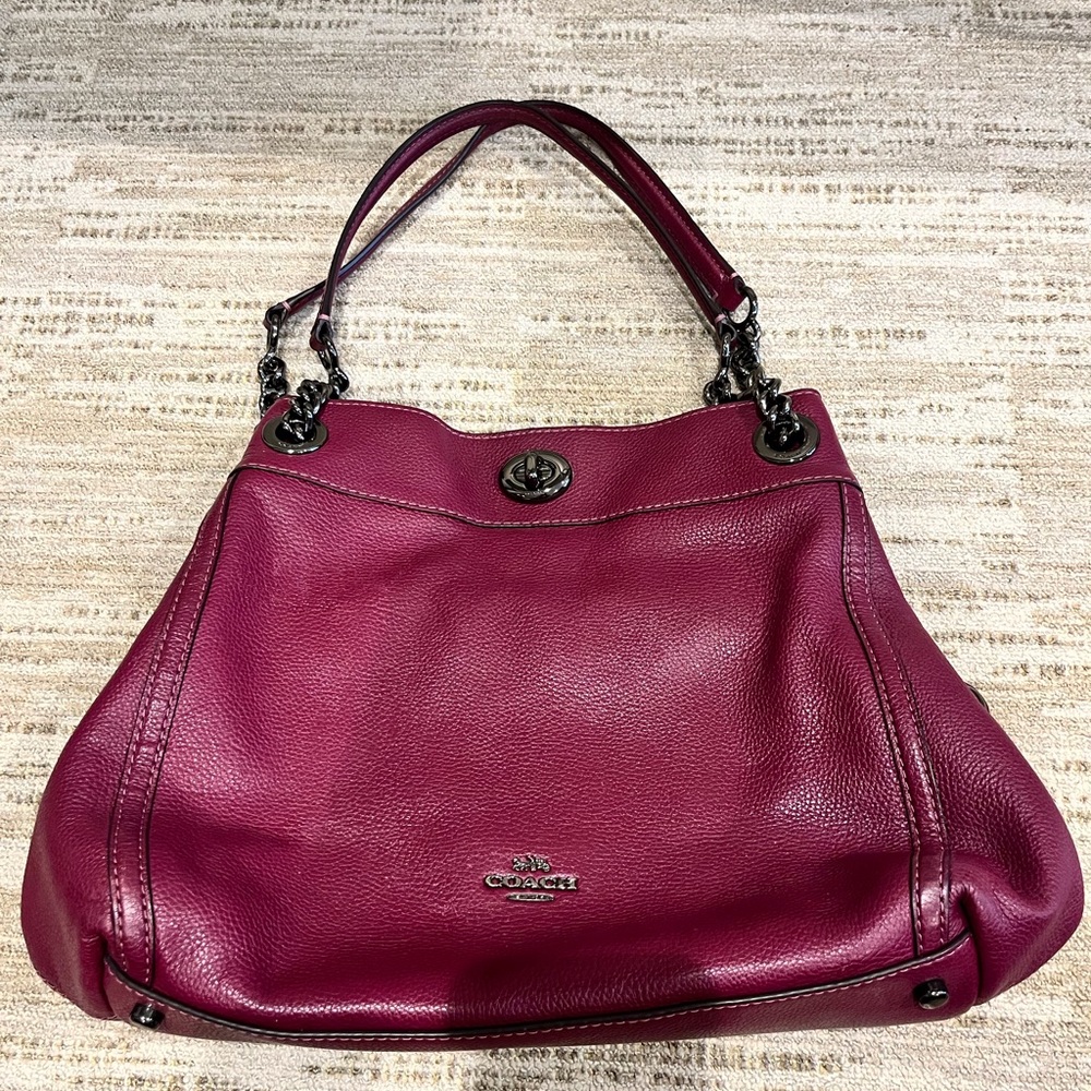 Used, excellent condition Coach leather purse